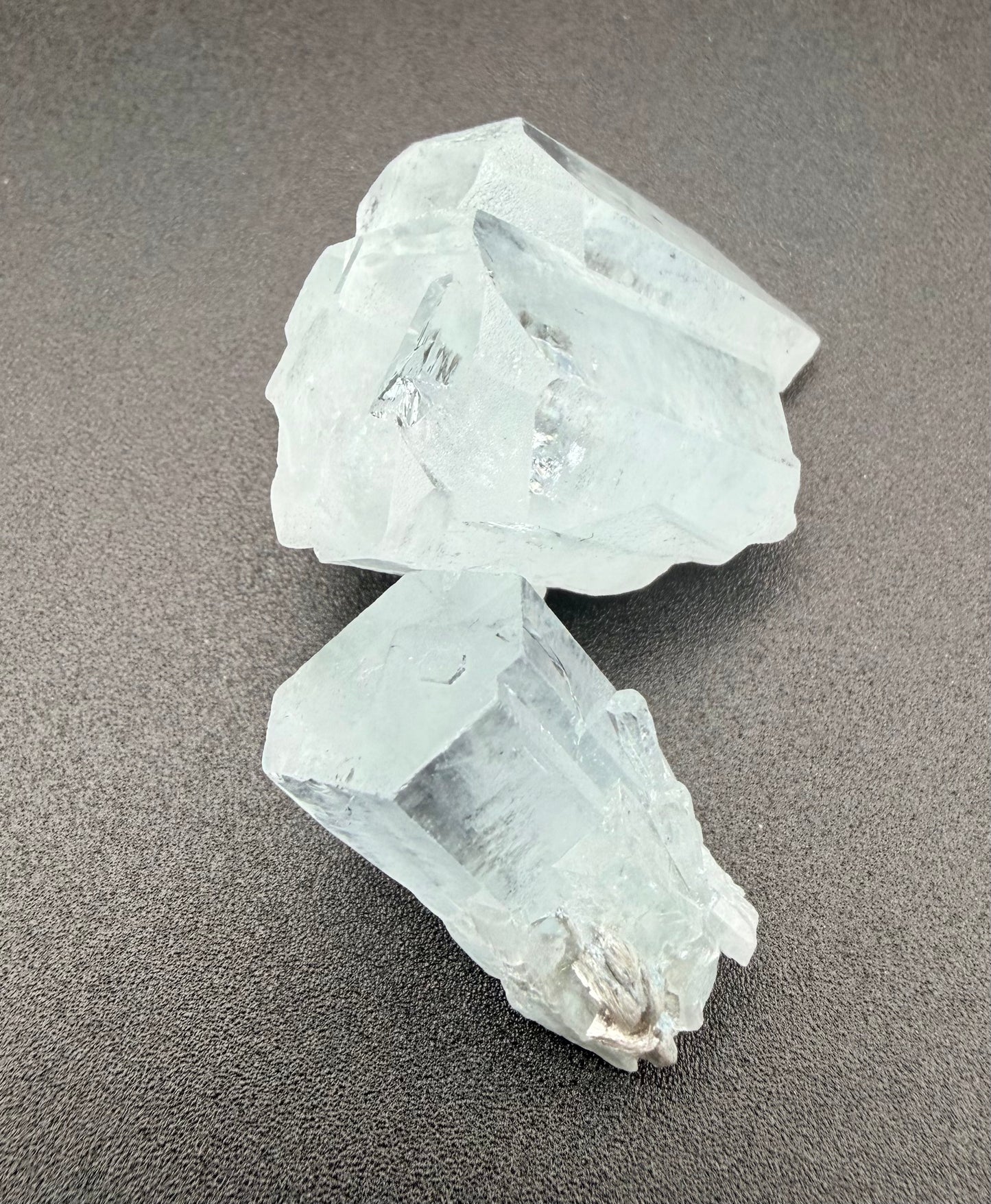 Aquamarine Crystal – Clarity, Communication & Emotional Balance