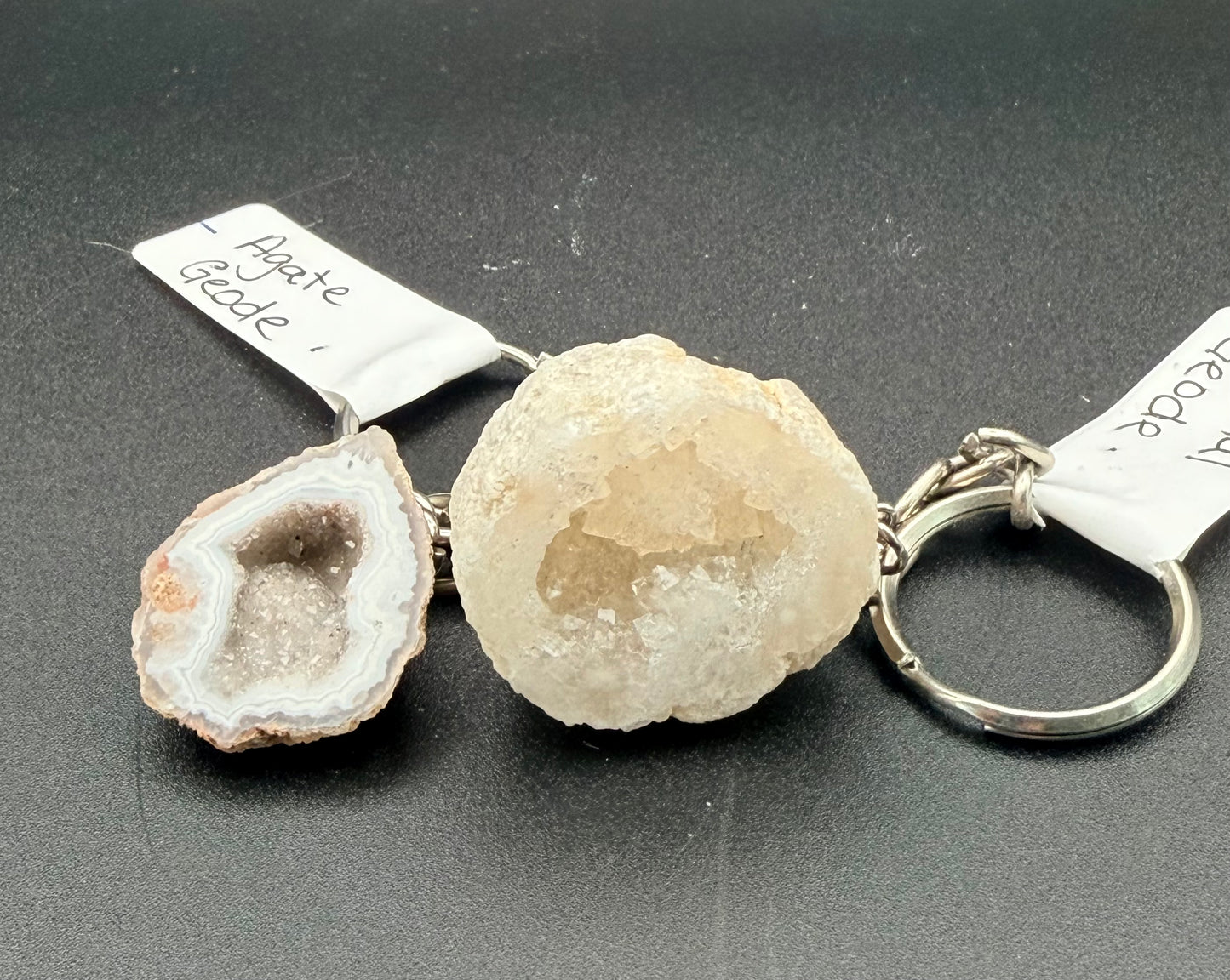 Crystal Geode Keychain – Portable Energy & Natural Beauty
