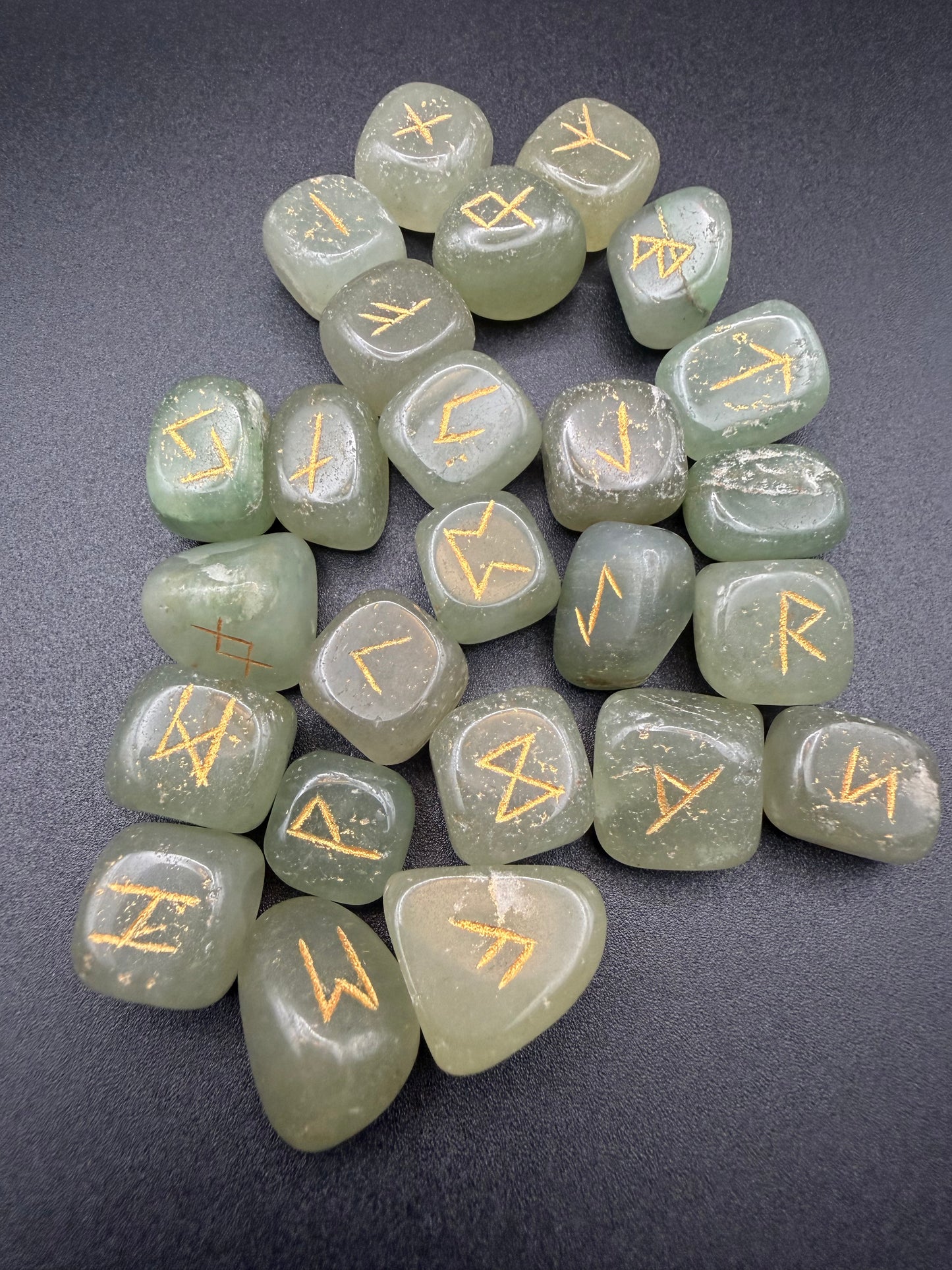 Green Aventurine Rune Set – Divination & Heart-Centered Wisdom