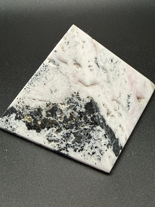 Mangano Calcite Pyramid – Raise Loving Energy