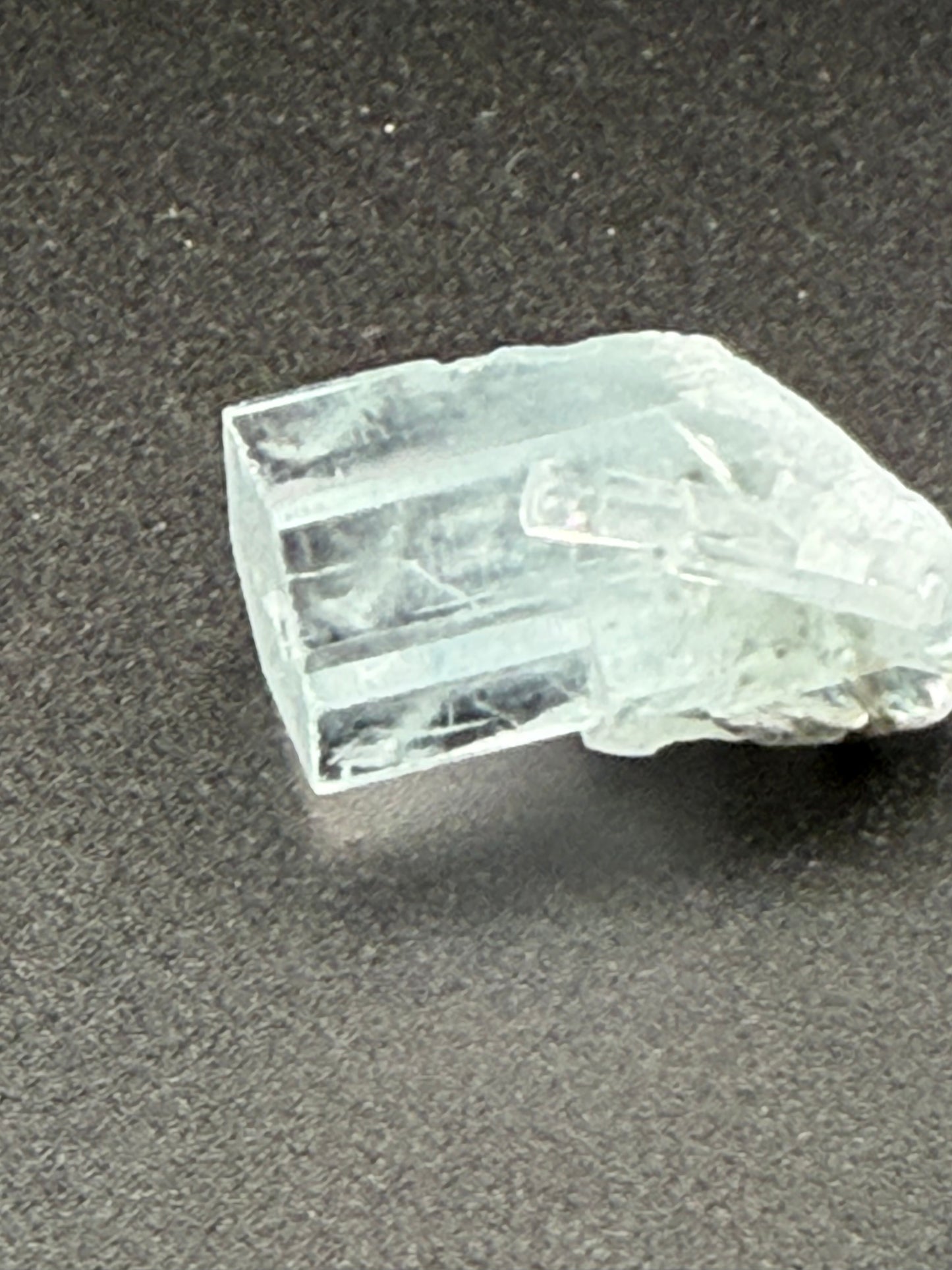 Aquamarine Crystal – Clarity, Communication & Emotional Balance