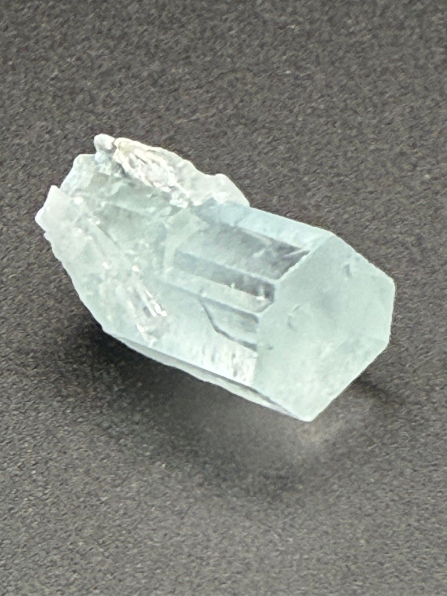Aquamarine Crystal – Clarity, Communication & Emotional Balance